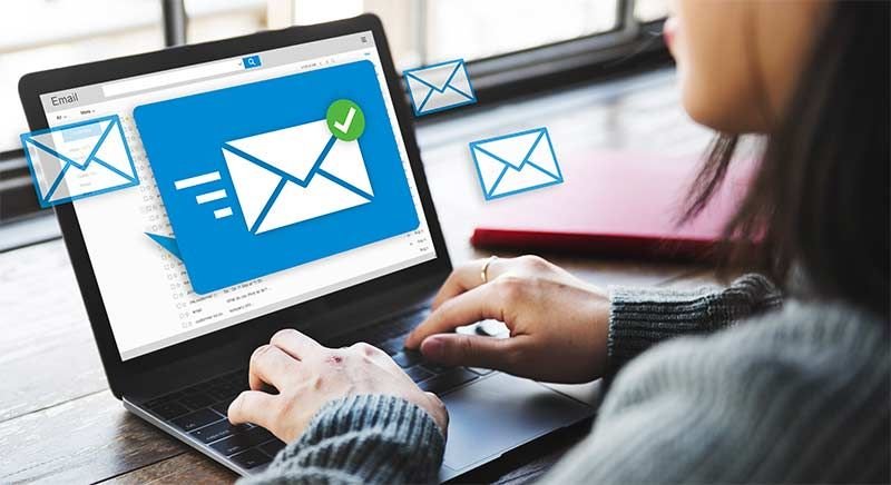 Emails corporativos incluidos en paquetes de diseño WEB